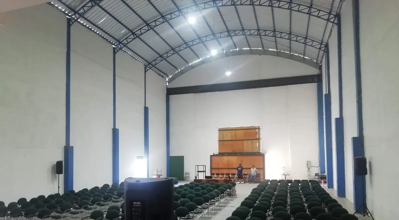 Auditorio Centro Cristiano Tumbaco 2