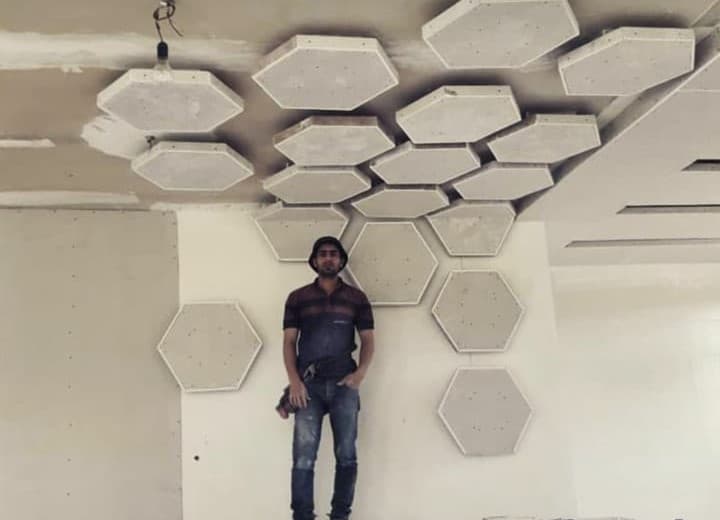 Paneles hexagonales recién instalados
